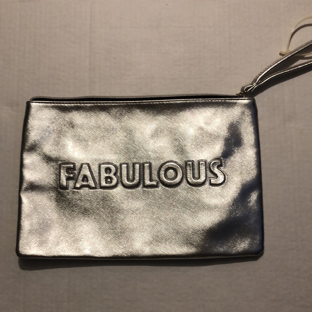 NWOT Atmosphere silver fabulous bag
